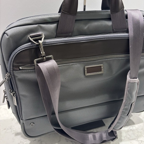 Briggs & Riley Large Expandable Briefcase Work Model KB437X-10 In Gray - Picture 3 of 14